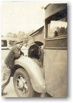 My grandfather leaning against his Pittston-Falls bus (1939). My grandfather leaning against his Pittston-Falls bus (1939).